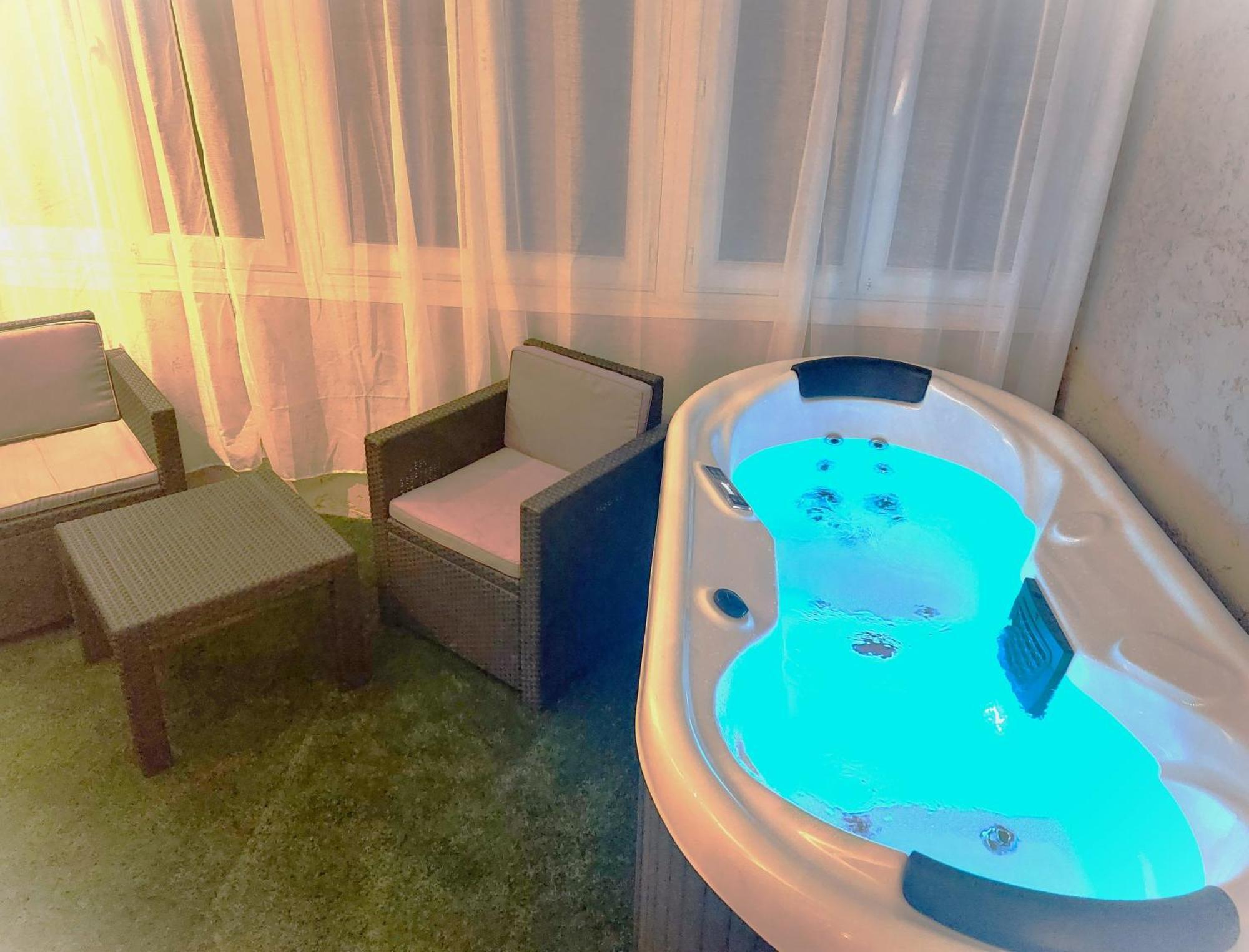 Hotel Les Jardins De Bormes, Sauna & Jacuzzi 外观 照片